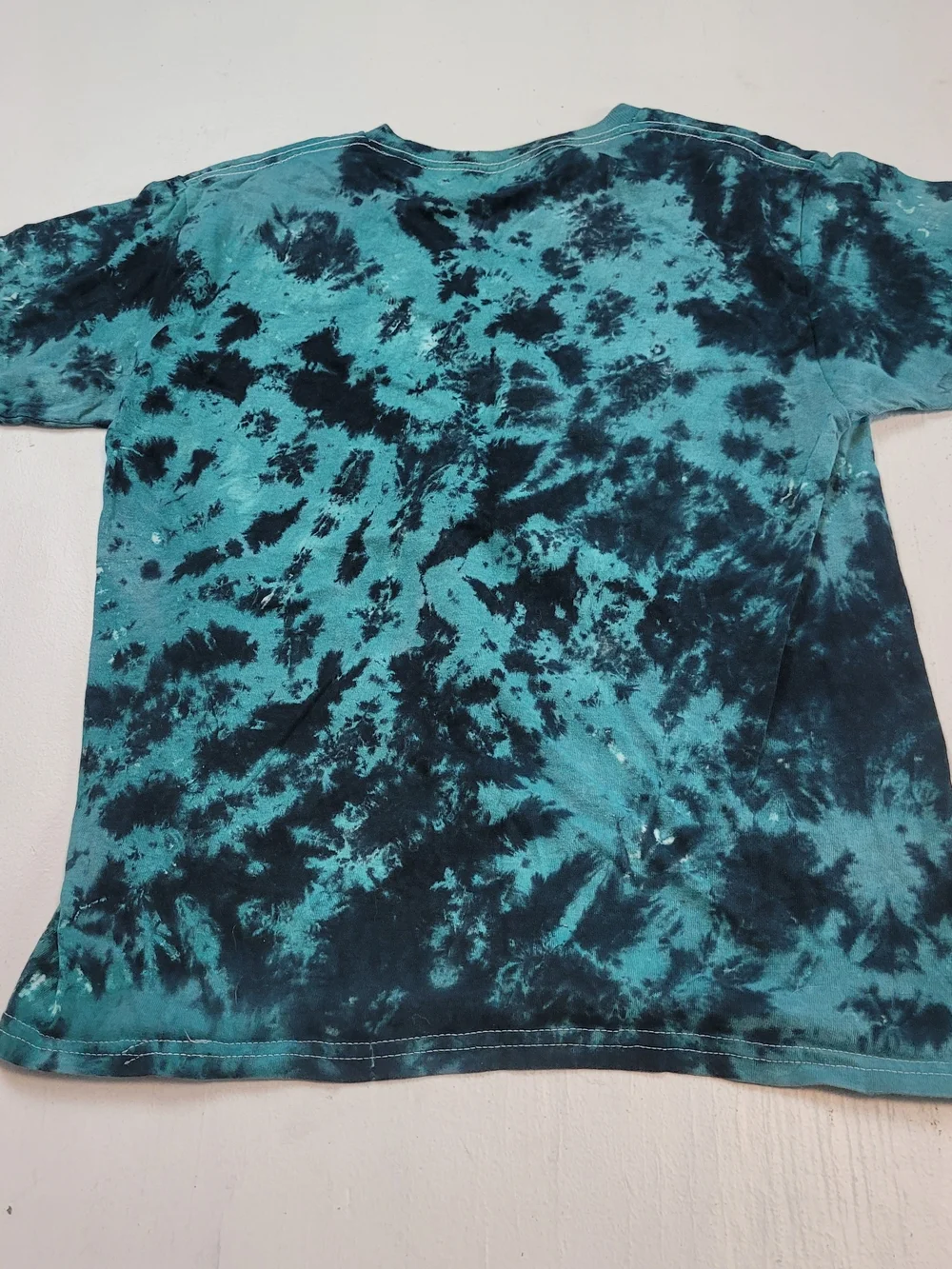 Peanuts Tie-Dye Kids Tee in Teal and Black with Snoopy Graphic